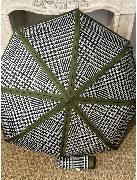 Parapluie pliant "Le dandy chic" de la maison Piganiol