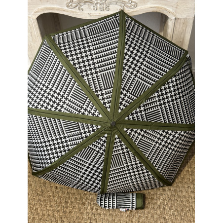 Parapluie pliant "Le dandy chic" de la maison Piganiol