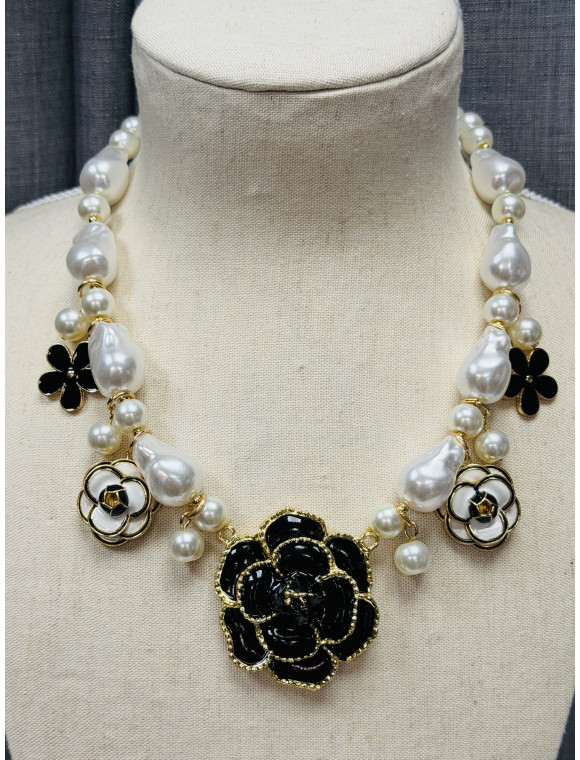 Collier "Camelia"