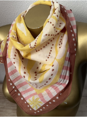 Foulard carré "Liberté" de la collection Maradji