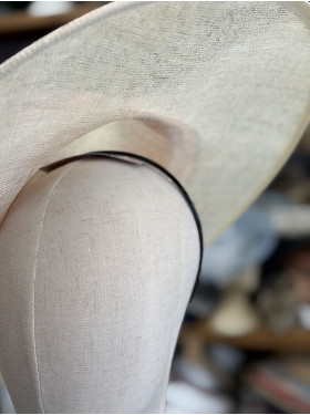 Chapeau "Voilage" de création artisanale