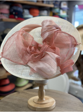 Chapeau "Voilage" de création artisanale