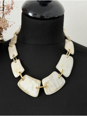 Collier "Lilou" en corne de buffle de la collection Soyang