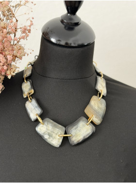 Collier "Lilou" en corne de buffle de la collection Soyang