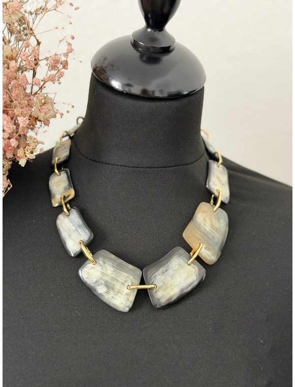 Collier "Lilou" en corne de buffle de la collection Soyang